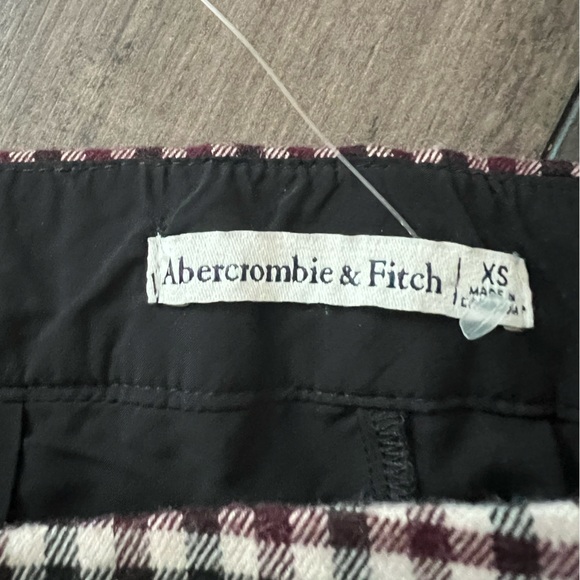 Abercrombie plaid mini skirt - Picture 3 of 5